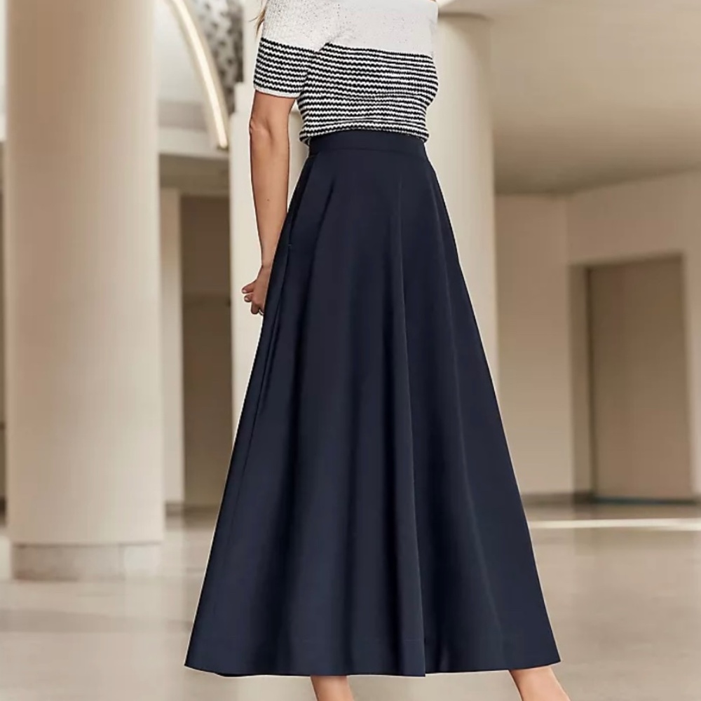 Ann Taylor Classic Night Sky Tea Length skirt size 8 NWT